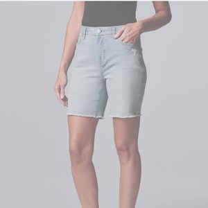 Nwt Vera wang 7” Bermuda short size 4